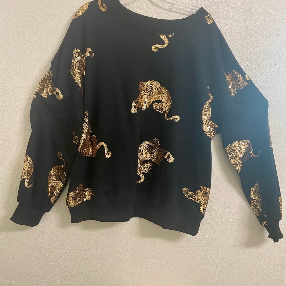 Fantastic Fawn Black Top with Gold Accents